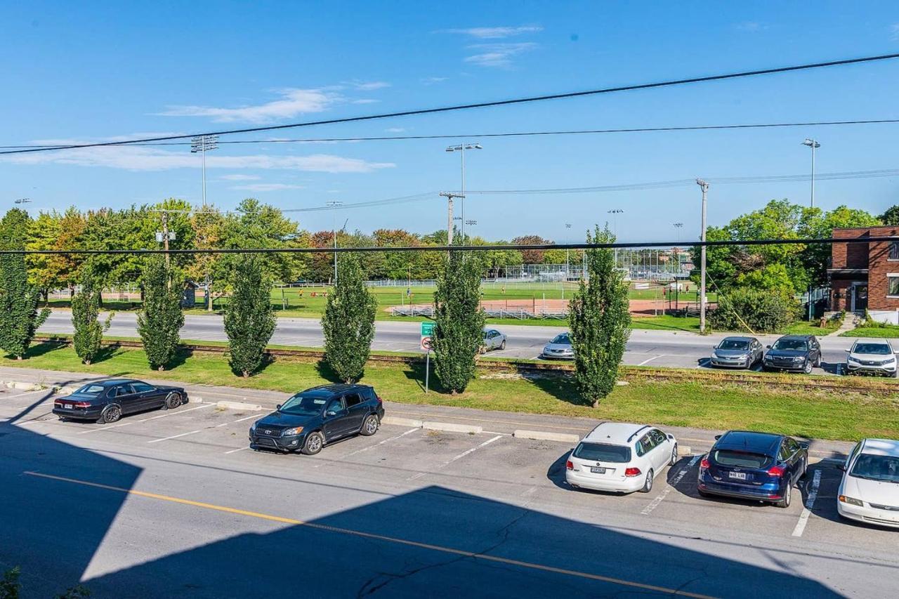 Free Parking In Beautiful Lachine 몬트리올 외부 사진