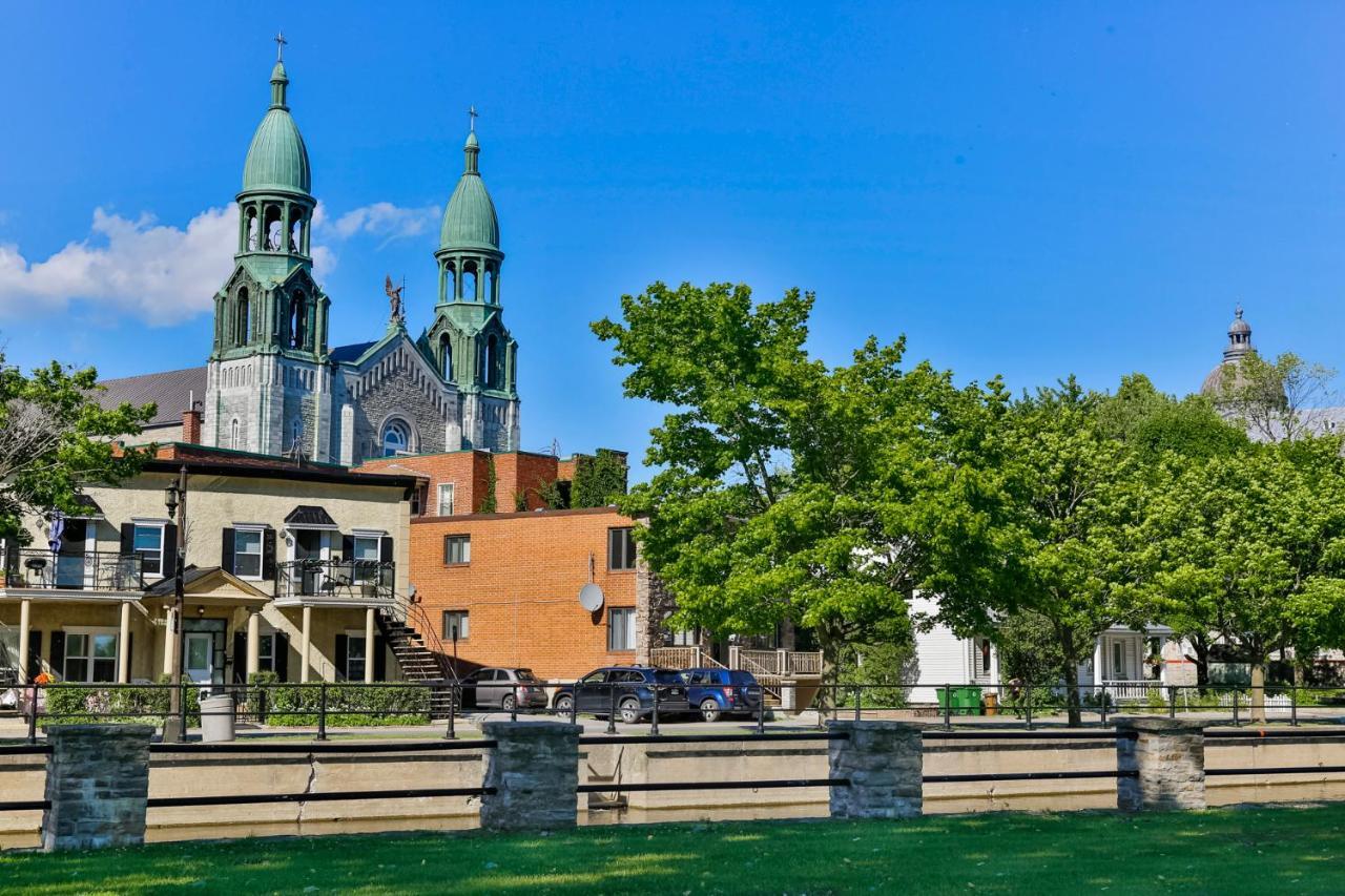 Free Parking In Beautiful Lachine 몬트리올 외부 사진